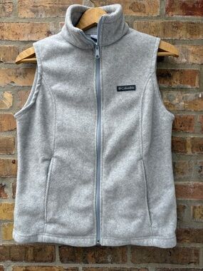 Columbia Women’s Grey Fleece Vest with Pockets size Medium
